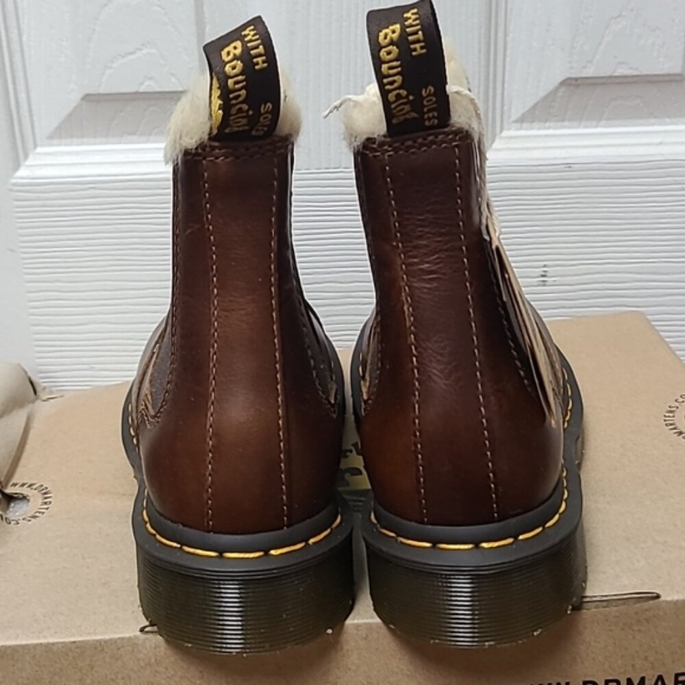 Dr Martens 2976 Leonore Butterscotch Faux Fur Lined Chelsea boots - Picture 8 of 11